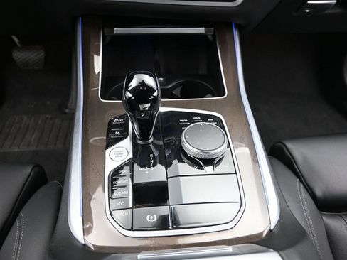 Used 2022 BMW X5 xDrive40i w/ Premium Package AWD/4WD image 13