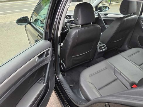 Used 2015 Volkswagen Golf S FWD image 15