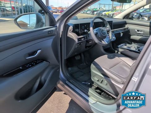 Certified 2025 Hyundai Tucson Limited image 11