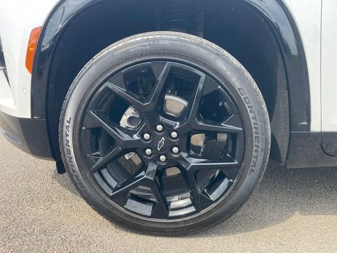 Used 2025 Chevrolet Traverse RS w/ LPO, Floor Liner Package AWD/4WD image 26
