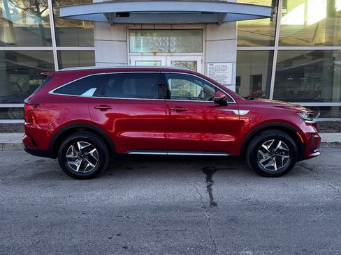 Used 2022 Kia Sorento S image 3