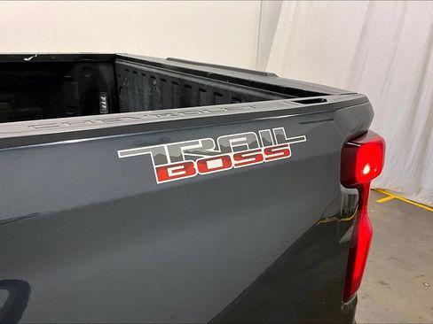Used 2020 Chevrolet Silverado 1500 LT Trail Boss AWD/4WD image 25