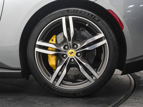 Used 2019 Ferrari Portofino image 36