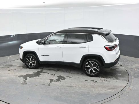Used 2025 Jeep Compass Limited AWD/4WD image 13