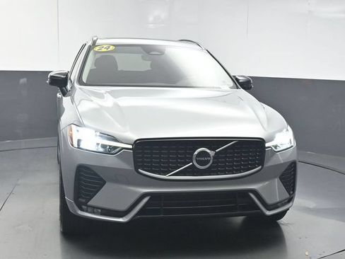 Used 2024 Volvo XC60 B5 Core AWD/4WD image 3