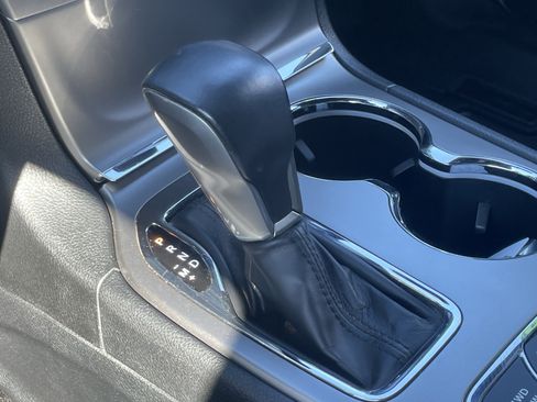 Used 2018 Jeep Grand Cherokee Overland image 23