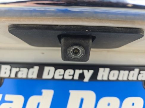 Used 2018 GMC Yukon XL Denali w/ Open Road Package image 8