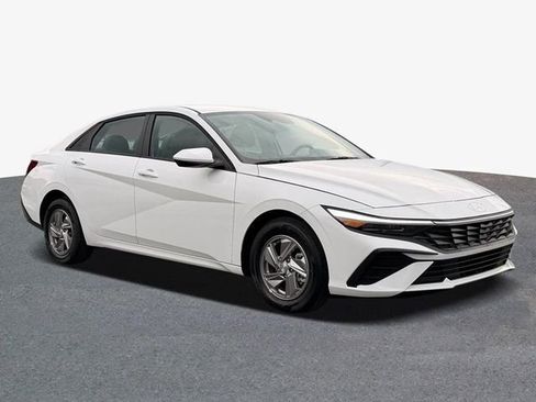 New 2026 Hyundai Elantra SE FWD image 4