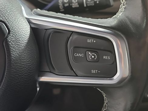 Used 2019 Jeep Wrangler Unlimited Sahara w/ Uconnect 4C Nav & Sound Group AWD/4WD image 35