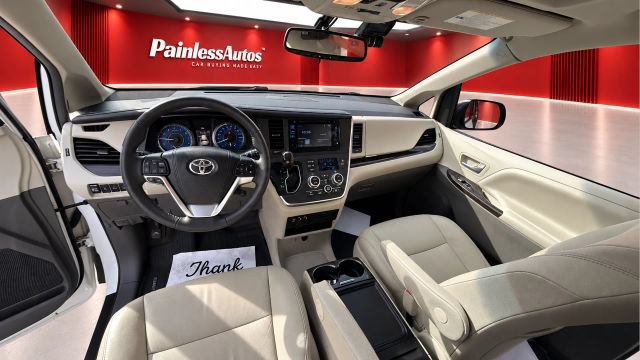 Used 2017 Toyota Sienna XLE w/ XLE Navigation Package FWD image 21