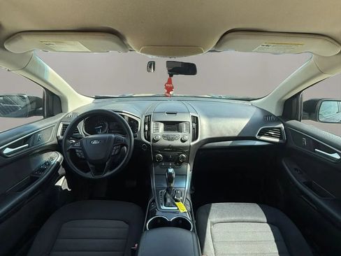 Used 2018 Ford Edge SE FWD image 12