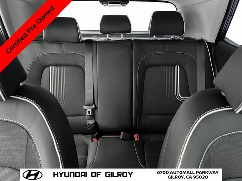 Used 2025 Hyundai Venue Limited image 18