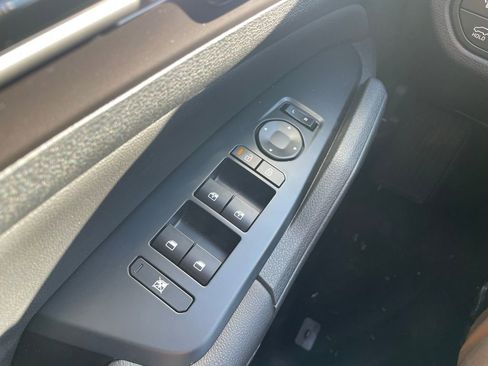 New 2026 Kia Sportage EX w/ EX Panorama Roof Package image 22