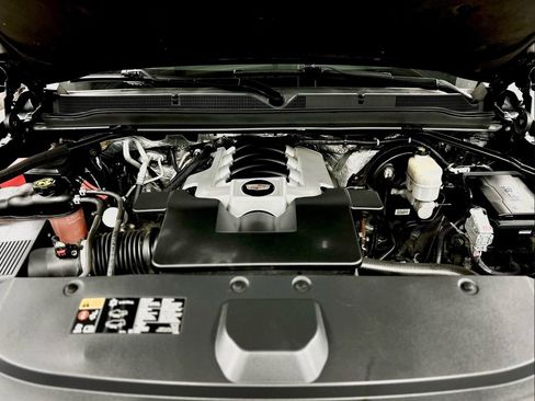 Used 2015 Cadillac Escalade ESV Platinum image 42