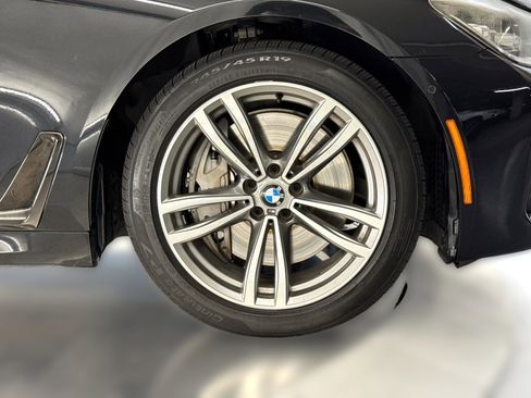 Used 2017 BMW 750i RWD image 12