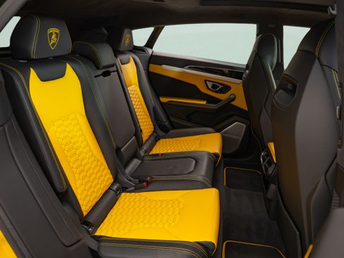 Used 2022 Lamborghini Urus AWD/4WD image 18