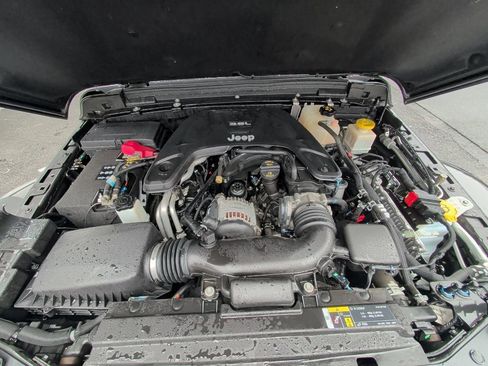 Used 2020 Jeep Gladiator Overland image 10