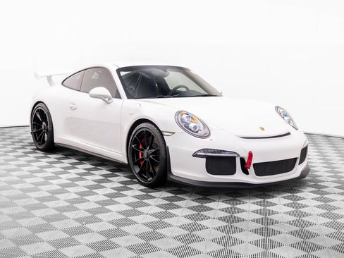 Certified 2015 Porsche 911 GT3 w/ Sound Package Plus RWD image 6
