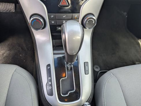 Used 2014 Chevrolet Cruze LT FWD image 17