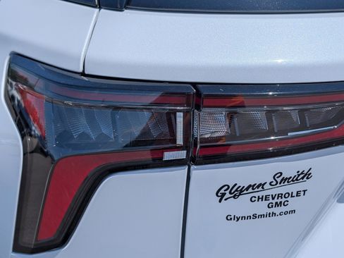 New 2026 Chevrolet Equinox RS w/ Convenience Package III FWD image 11