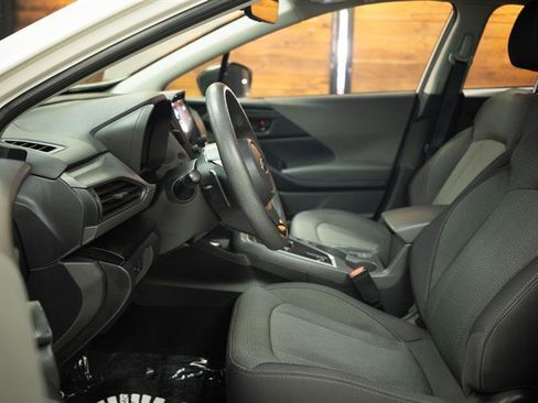 Used 2024 Subaru Crosstrek 2.0i Premium AWD/4WD image 8