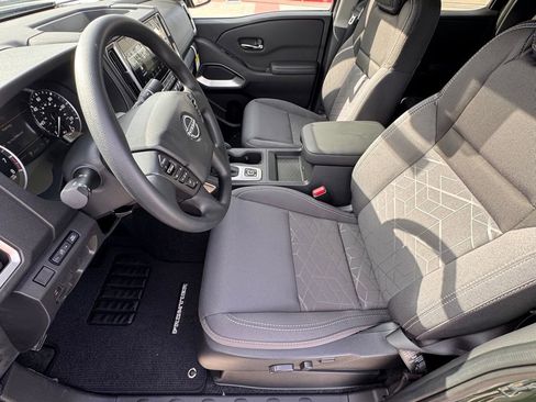 New 2026 Nissan Frontier SV image 9