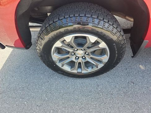 Used 2025 Chevrolet Silverado 1500 High Country AWD/4WD image 6