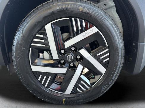 New 2026 Nissan Kicks SV w/ Charging Package FWD image 26