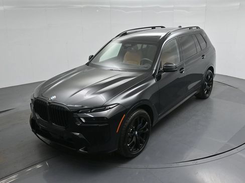 Used 2026 BMW X7 xDrive40i w/ Executive Package AWD/4WD image 39