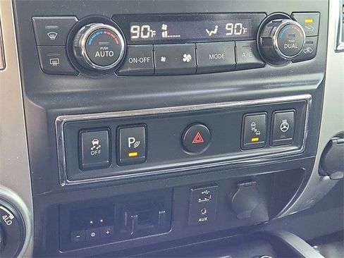 Used 2017 Nissan Titan PRO-4X w/ Pro-4x Convenience Package image 17