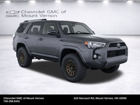 Used 2022 Toyota 4Runner SR5 Premium w/ Moonroof Package AWD/4WD image 2