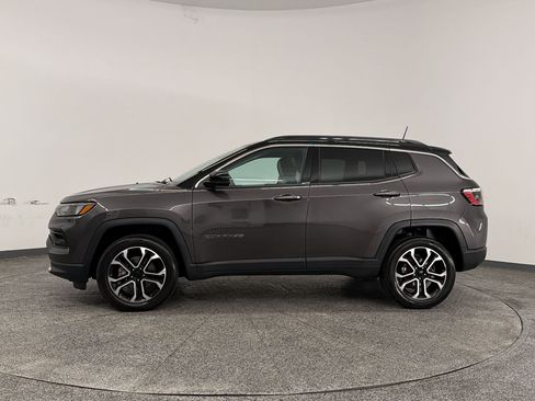 Used 2022 Jeep Compass Limited AWD/4WD image 2