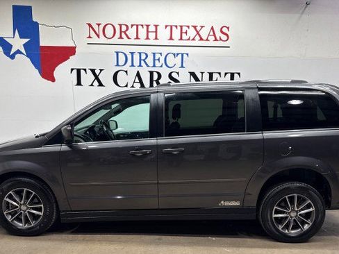 Used 2017 Dodge Grand Caravan SXT image 11