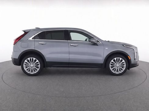 Used 2024 Cadillac XT4 Luxury w/ Cold Weather Package FWD image 8