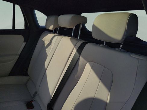 Certified 2025 Mercedes-Benz GLA 250 image 8