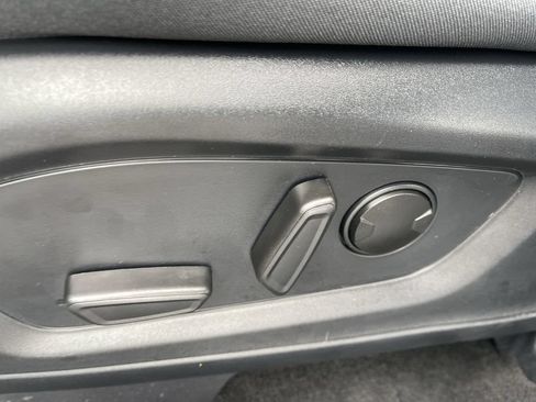Used 2025 Ford Explorer Active AWD/4WD image 12