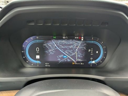 Used 2024 Volvo XC90 B6 Plus image 24