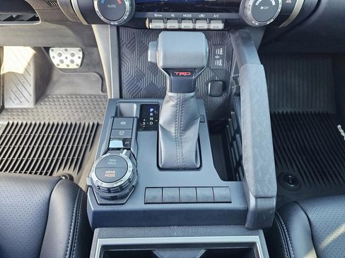 Used 2025 Toyota Tacoma TRD Sport image 28