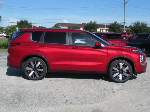 New 2025 Mitsubishi Outlander SE FWD image 2
