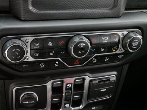 Used 2020 Jeep Wrangler Unlimited Sport image 23