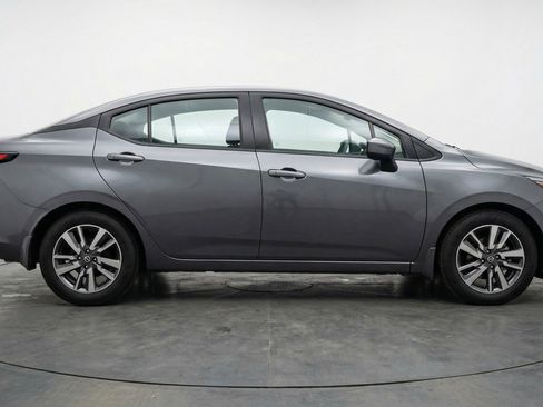 Used 2025 Nissan Versa SV image 11