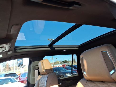 Certified 2023 Cadillac Escalade ESV Sport w/ Touring Package image 28