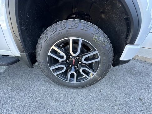 New 2026 GMC Sierra 1500 AT4 w/ AT4 Premium Package image 3