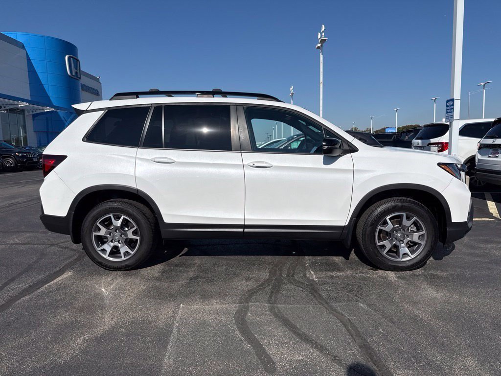 Certified 2022 Honda Passport TrailSport image 4