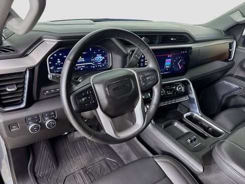 Used 2024 GMC Sierra 3500 Denali w/ Technology Package image 9