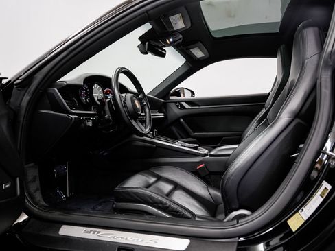 Used 2020 Porsche 911 Carrera S RWD image 19