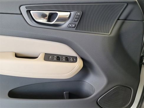 New 2026 Volvo XC60 B5 Core w/ Protection Package Premier image 32