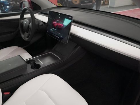Used 2025 Tesla Model Y Long Range image 20