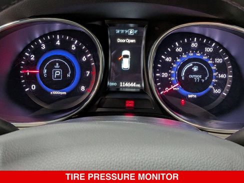 Used 2015 Hyundai Santa Fe Limited w/ Option Group 04 AWD/4WD image 19