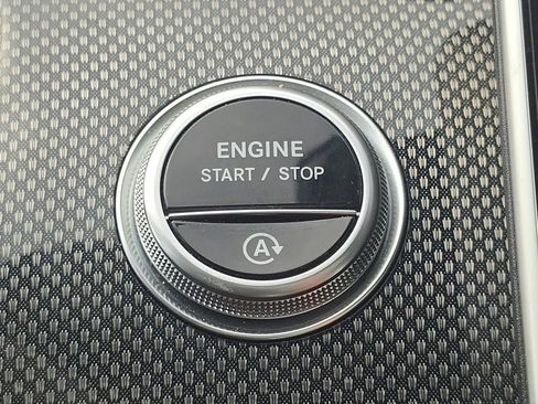 Used 2022 Mercedes-Benz C 300 4MATIC Sedan image 36